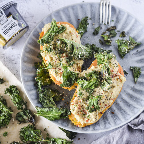 Roasted sweet potato with hummus and kale
